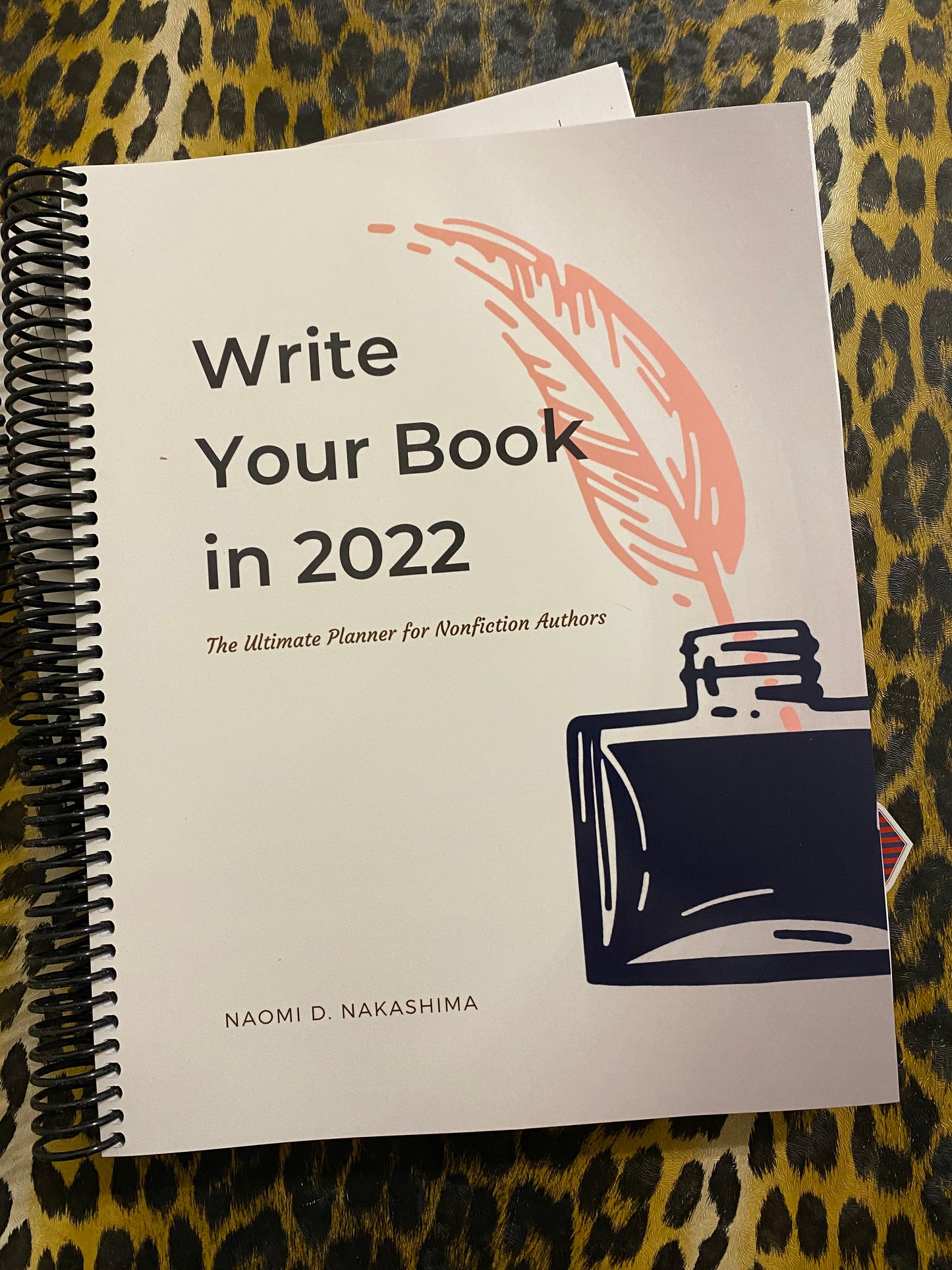 Use the 2022 planner to help authors write their nonfiction books.